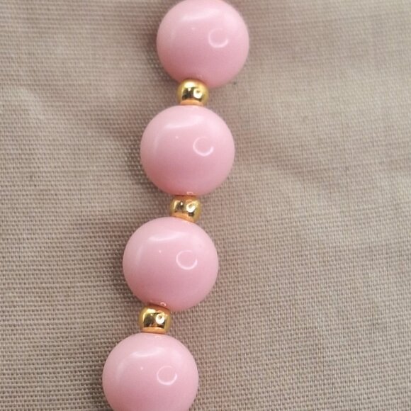 Vintage Pink And Gold Acrylic Graduated Beaded Necklace 22" Marked Pat - Picture 5 of 5